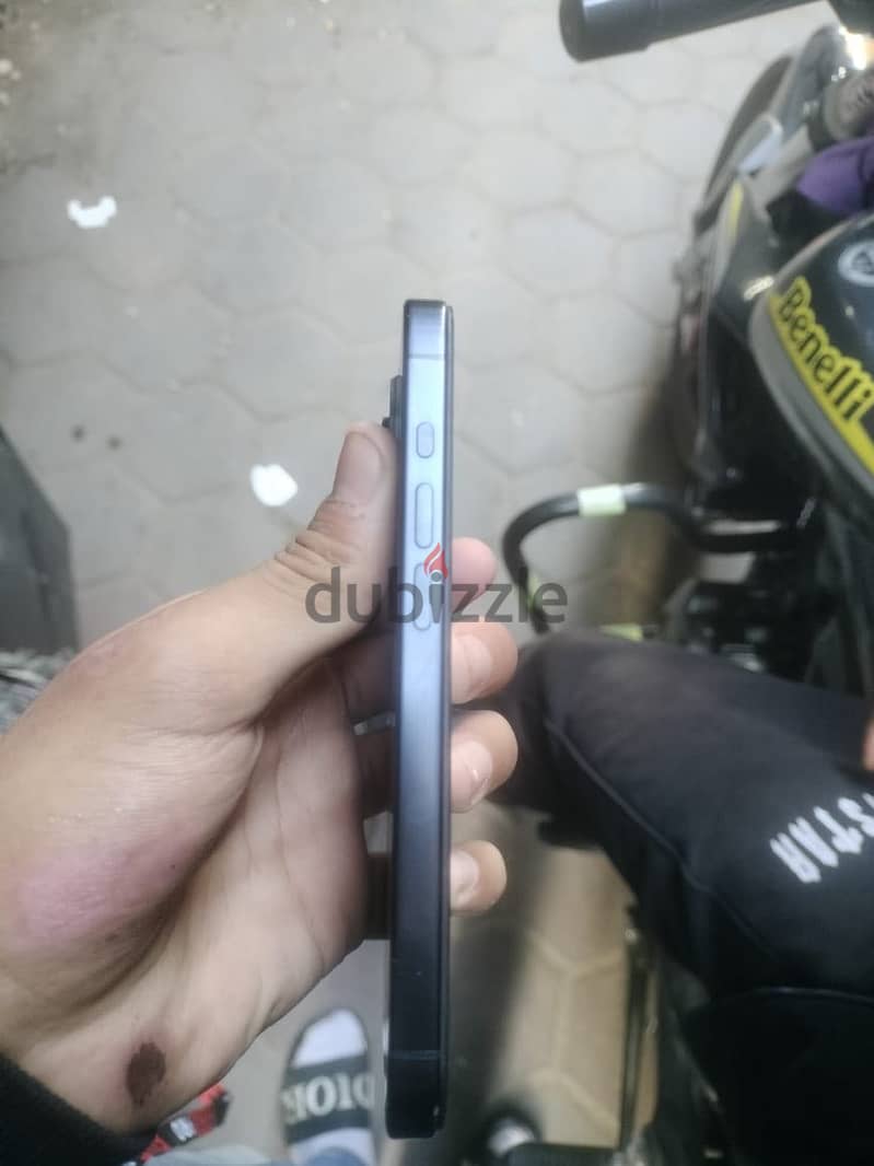 Apple - iPhone 15 Pro 3
