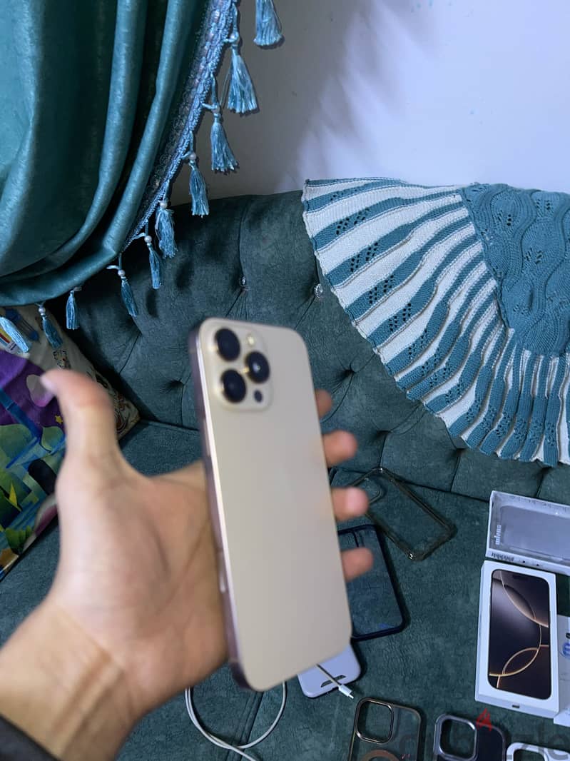 Apple - iPhone 16 Pro Max 2