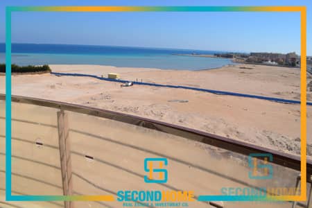 شقة 3 غرف و روف ب فيو على البحر للبيع في الأحياء – الغردقة