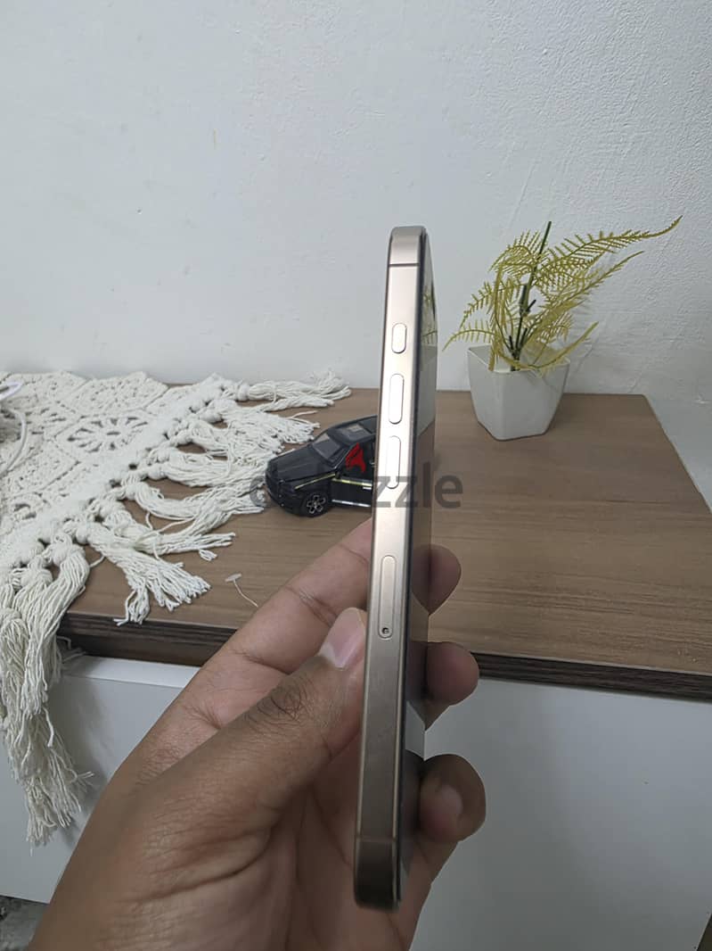 Apple - iPhone 16 Pro 9