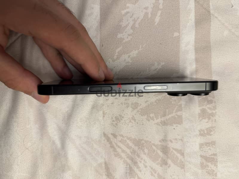 Apple - iPhone 16 Pro 3