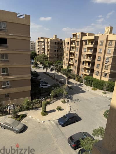 شقتين مفتوحين علي بعض في اميز موقع في الحي الإسباني حدايق اكتوبر