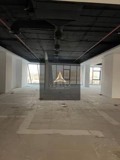 Administrative space for rent, finished and ready for handover on 90th Street, in front of the American University, Fifth Settlement, New Cairo