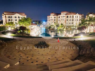 شقة استلام قريب متشطبة بالجولدن سكوير في قلب التجمع الخامس، بإطلالة مفتوحة على بحيرات ومساحات خضراء واسعة ونظام تقسيط حتى 8 سنين ضمن موقع سكني راقٍ