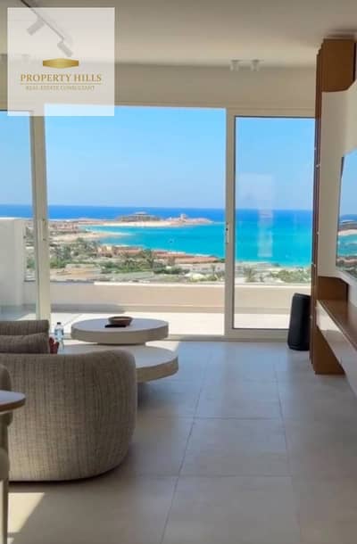 شاليه صف اول بحر في العبد سيدي حنيش بجوار الماظة باي  مكون من 3 غرف بتشطيب كامل
