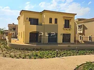 Townhouse resale, ready to move at a bargain price, ultra-super-lux finishing in City Gate Compound.