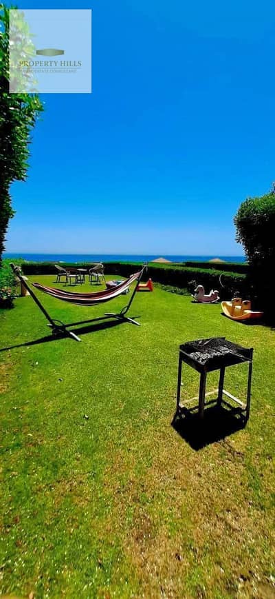 Chalet for immediate sale, ready for you to summer in starting tomorrow from La Vista, overlooking the sea completely, finished ultra-super lux.