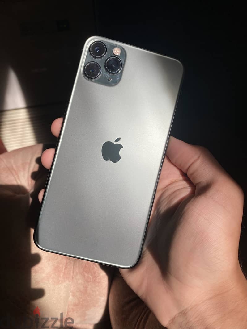 Apple - iPhone 11 Pro Max 3