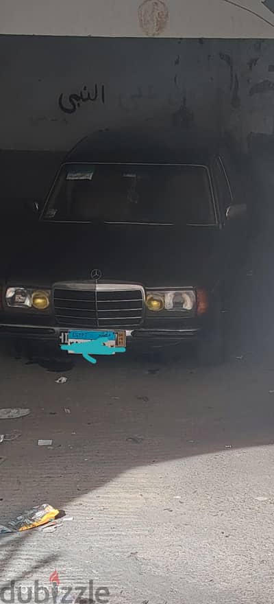 مرسيدس بنز 200 1976