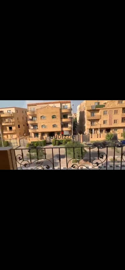 شقه مميزه للبيع فى الياسمين فيلات
