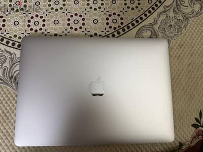 MacBook Air M1 (2020) - 256GB / 8GB RAM - بحالة الزيرو مع الكرتونة