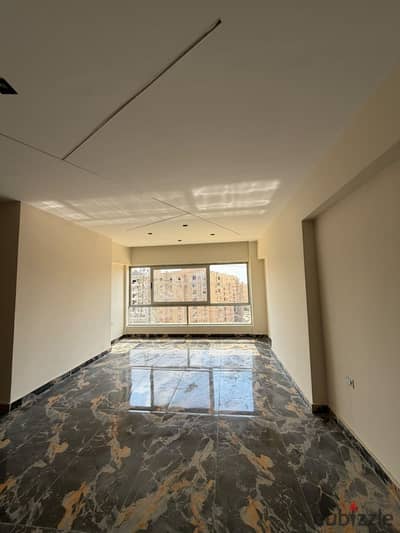 140m luxury apartment in Crystal Plaza complex