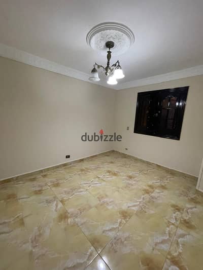 Apartment for sale in a prime location in Zahraa El Maadi, Fifty Street, steps to the Half Fifty