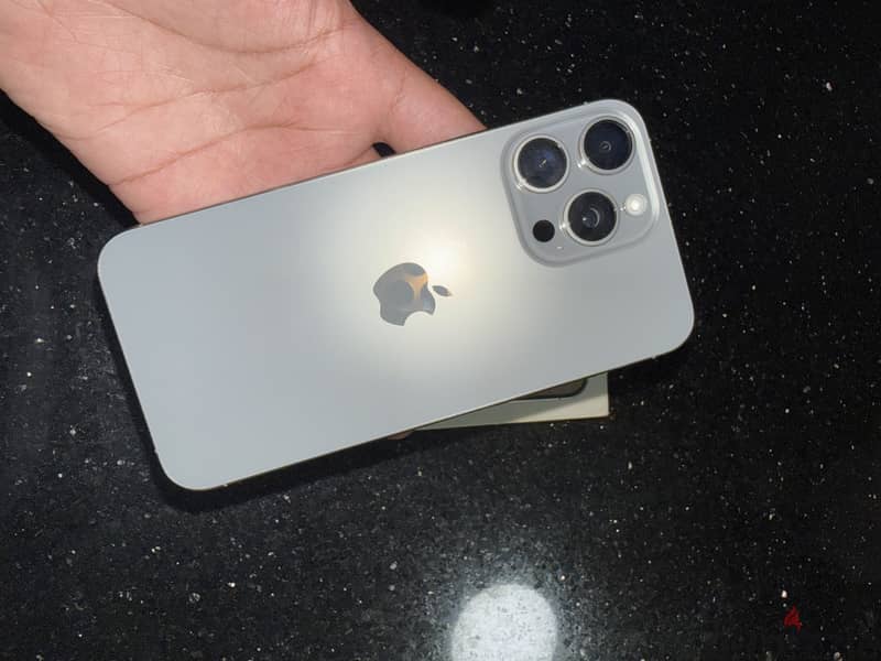 Apple - iPhone 15 Pro Max 4