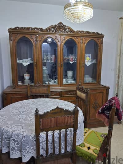 غرفة سفرة كلاسيكية دائرية كاملة