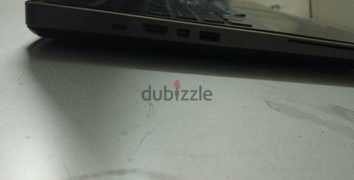 Dell precision 7520 workstation. 1