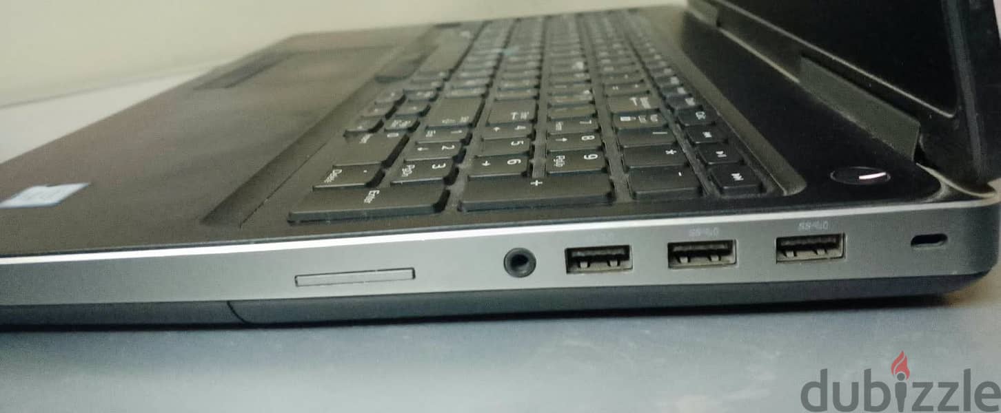 Dell precision 7520 workstation. 3