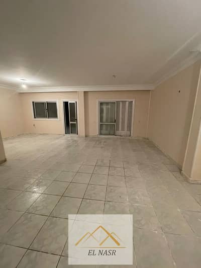 سكني او اداري 250م للإيجاربشارع  حسن الشريف الرئيسي  مدينة نصر خطوات من مصطفى النحاس