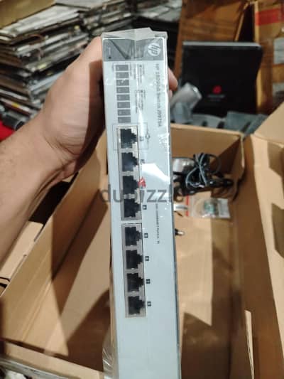 hp 1820-8g  الذكاء الاصطناعي  مفتاح HPE OfficeConnect 1820-8G