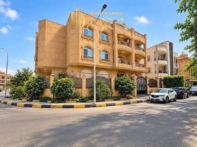شقة للبيع (ارضى مرتفع) الترا سوبر لوكس فى الحى السادس فيلات بجوار "مسجد الشربينى"