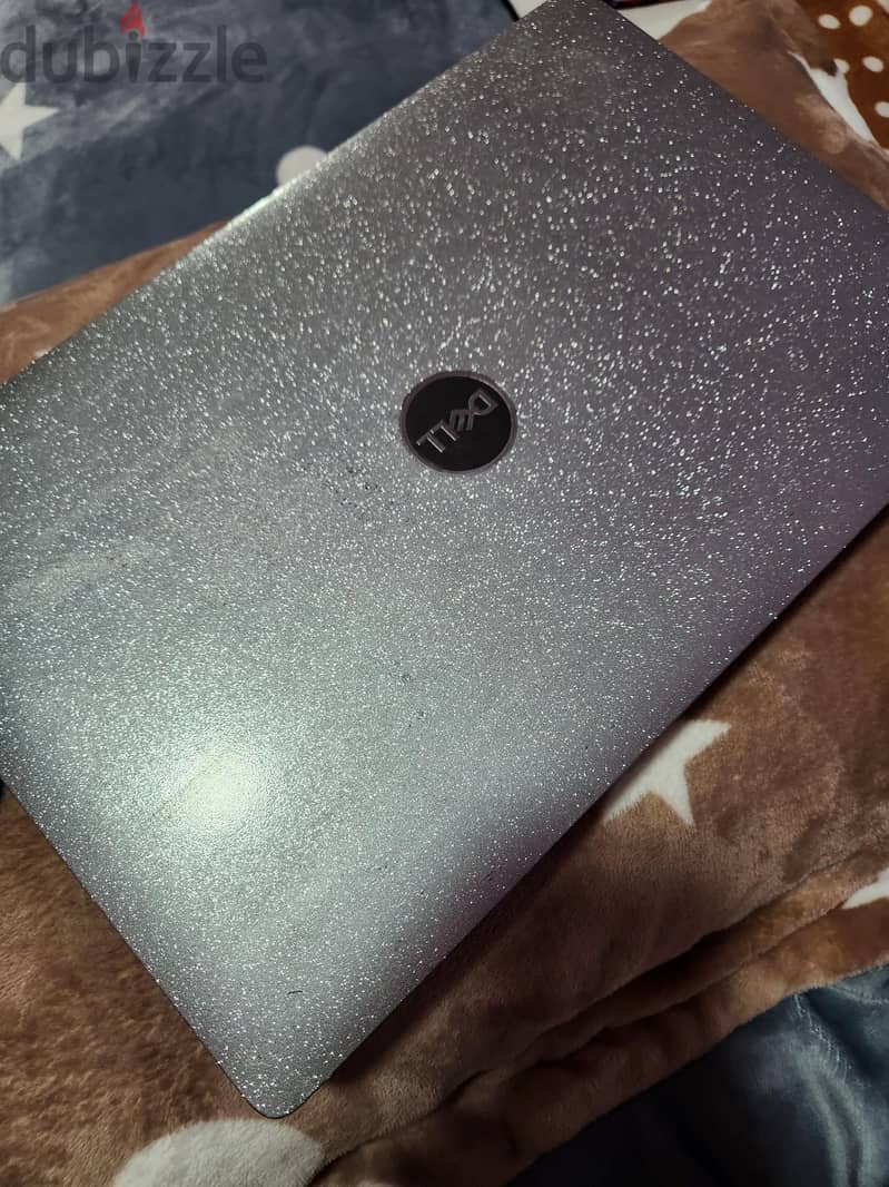 Dell precision 3541 1