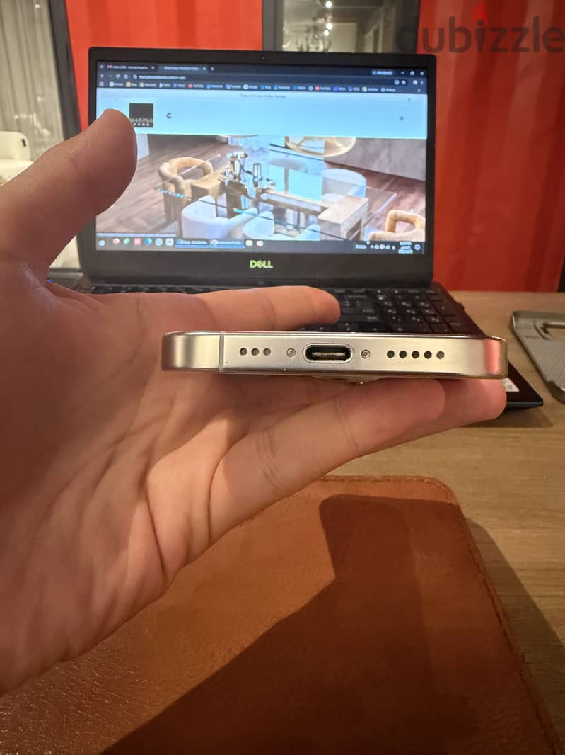 Apple - iPhone 16 Pro 3