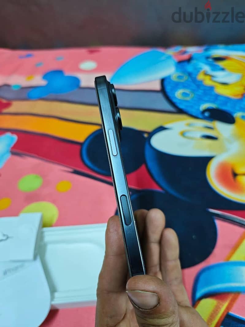 Apple - iPhone 16 Pro 2