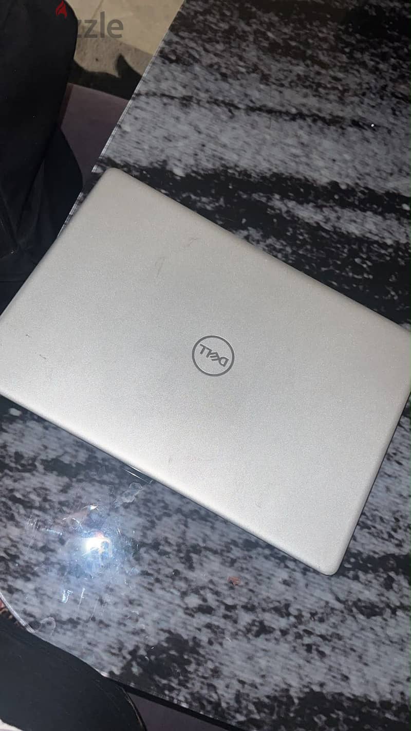 Dell Inspiron 5593 1