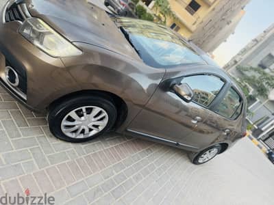 لوجان 2019 فابريكة بالكامل برة وحوة. ٩٢ الف ك الفئة التانية