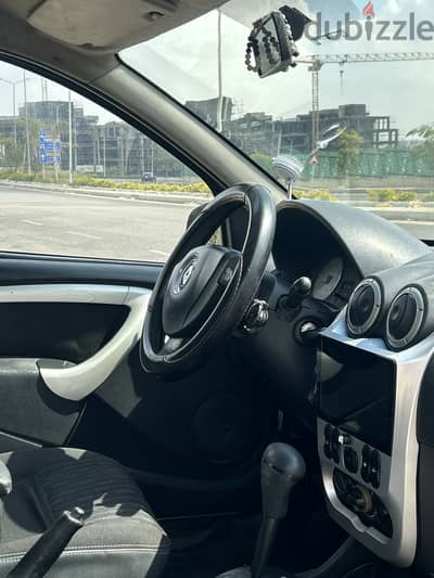 Renault Sandero 2013