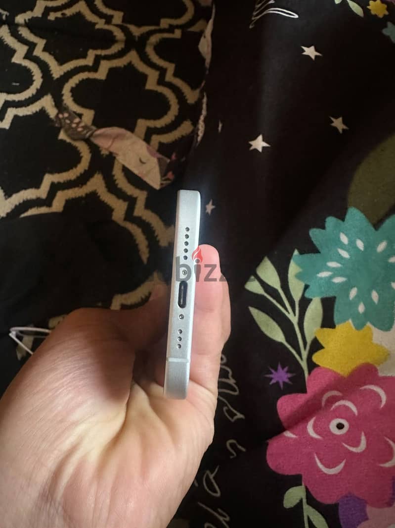 Apple - iPhone 16 2