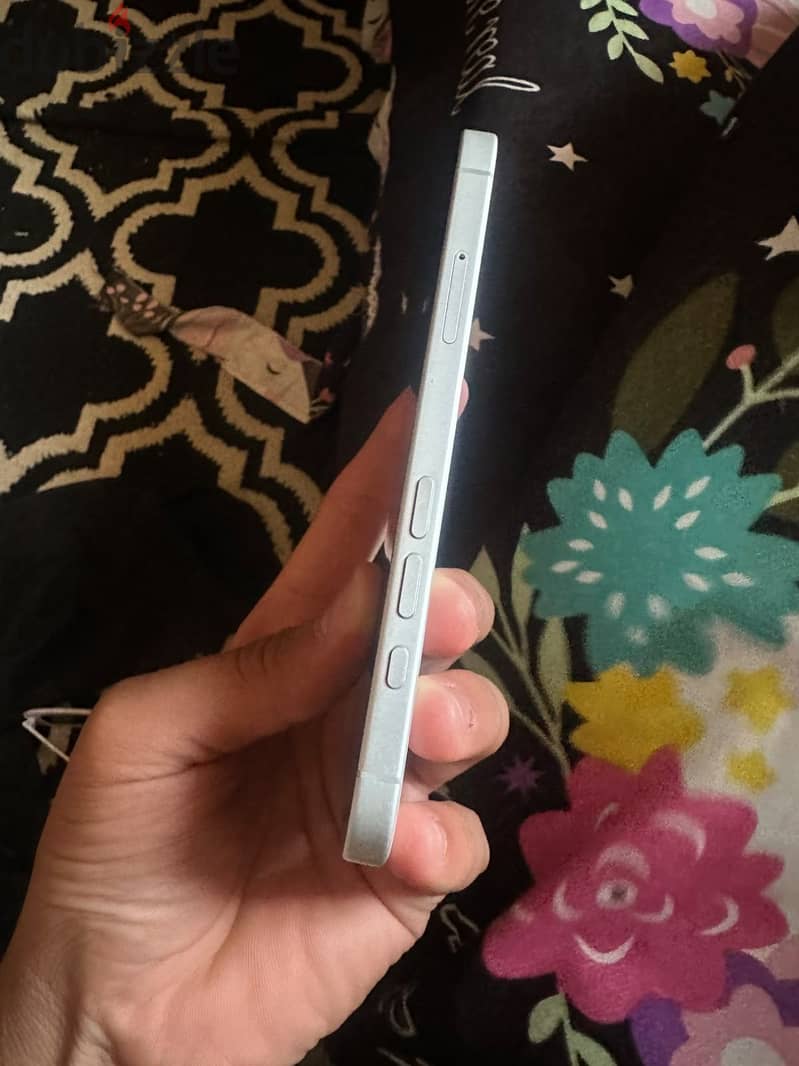 Apple - iPhone 16 3
