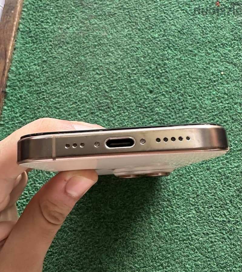 Apple - iPhone 16 Pro 2