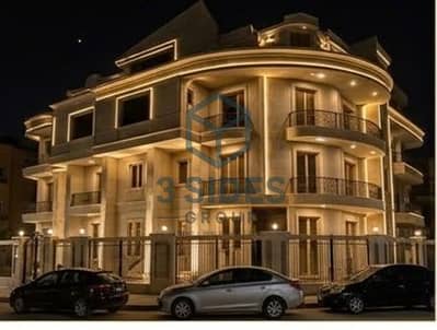 شقة 200م ناصية بـ فيو بانوراما في الحي الثاني الأحياء بجوار Lake View والمستشفى الجوي | Ready to Move
