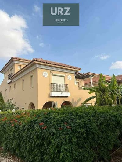 Villa for sale directly on 90th Street the best location in New Cairo minutes from the Fifth Settlement and very suitable installments