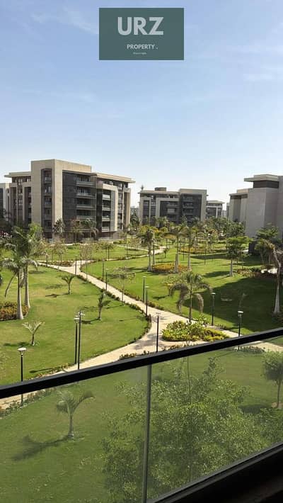 شقه 3 غرف بفيو على pool للبيع موقع حيوى فيو أمامى بحرى بالكامل دقايق من التجمع الخامس و مدينتي بالقرب ماونتن فيو اى سيتي