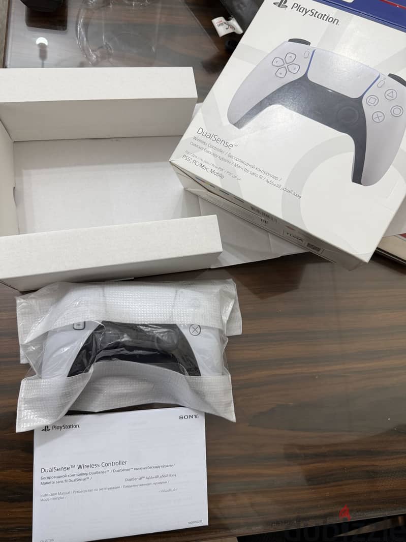 PS5 DualSense White 1