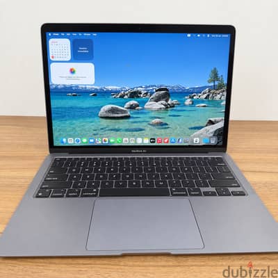 MacBook Air M1 – 8GB/256GB – بطارية 84% و213 دورة – شاحن وكابل أصلي