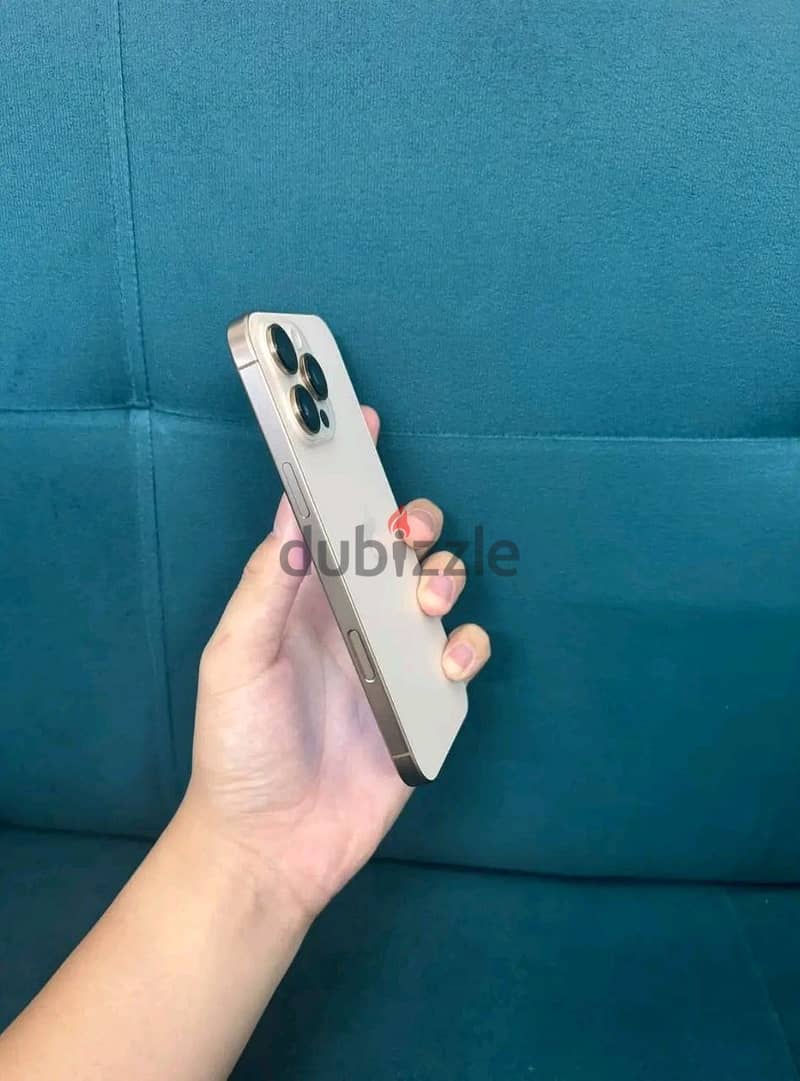 Apple - iPhone 16 Pro Max 2