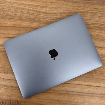 MacBook Air M1 – 8GB/256GB – بطارية 83% و508 دورة – شاحن وكابل أصلي