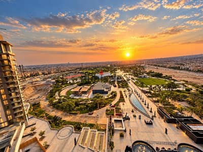 للإيجار بـ ZED زايد: شقة فاخرة 4 غرف ماستر بحمام خاص + ناني، فرش فندقي أول سكن، إطلالة بانورامية على الحديقة ونظام ذكي. تواصل معنا الآن!