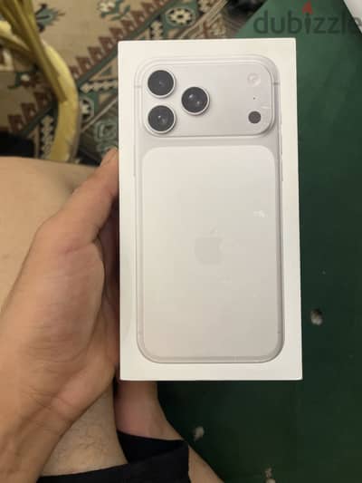 آبل - آيفون 17 برو ماكس