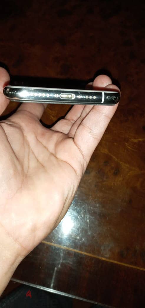 iphone xs 4