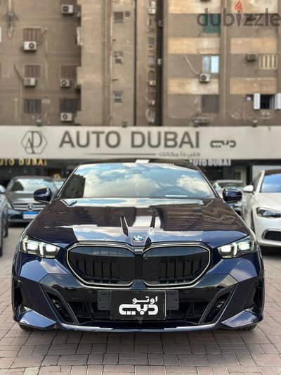 بي ام دبليو 520 2025