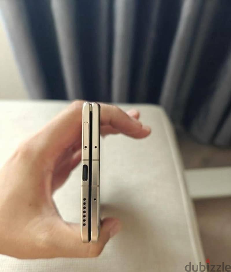 Honor magic v5 like new 2