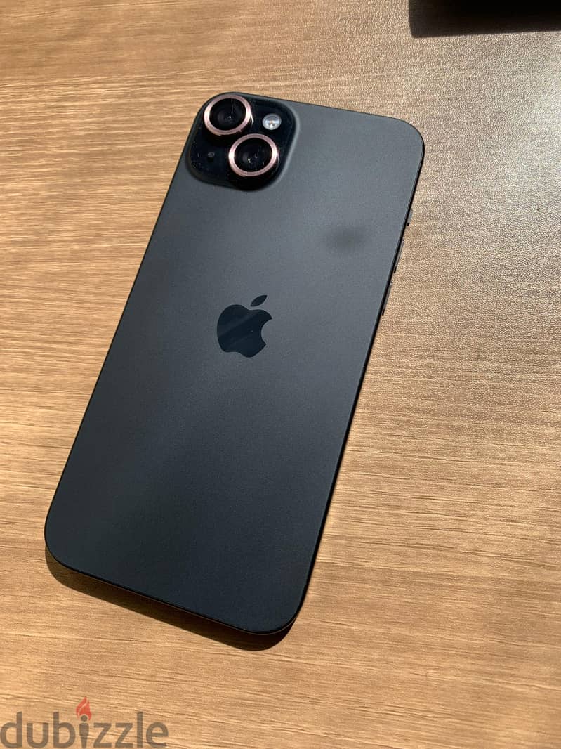 iPhone 15 Plus 12