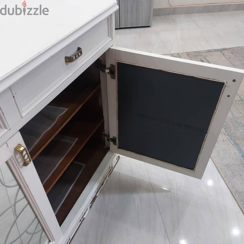 sideboard 3