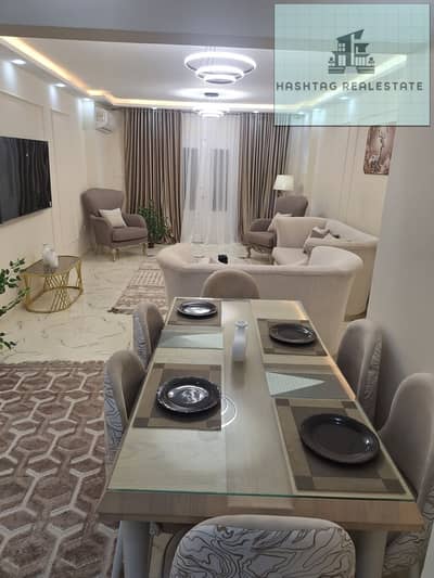 Live the luxury of staying directly on the Nile Corniche! Enjoy a distinguished stay in a fully furnished apartment with a charming and direct view of the Nile, with a spacious balcony