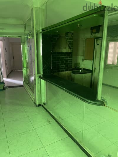 شفه للبيع شارع المنيل الرئيسى تطل على ميدان الباشا