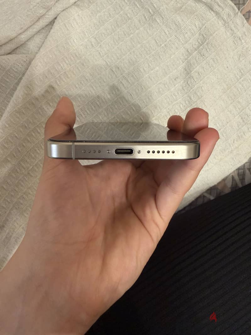 Apple - iPhone 15 Pro Max 4
